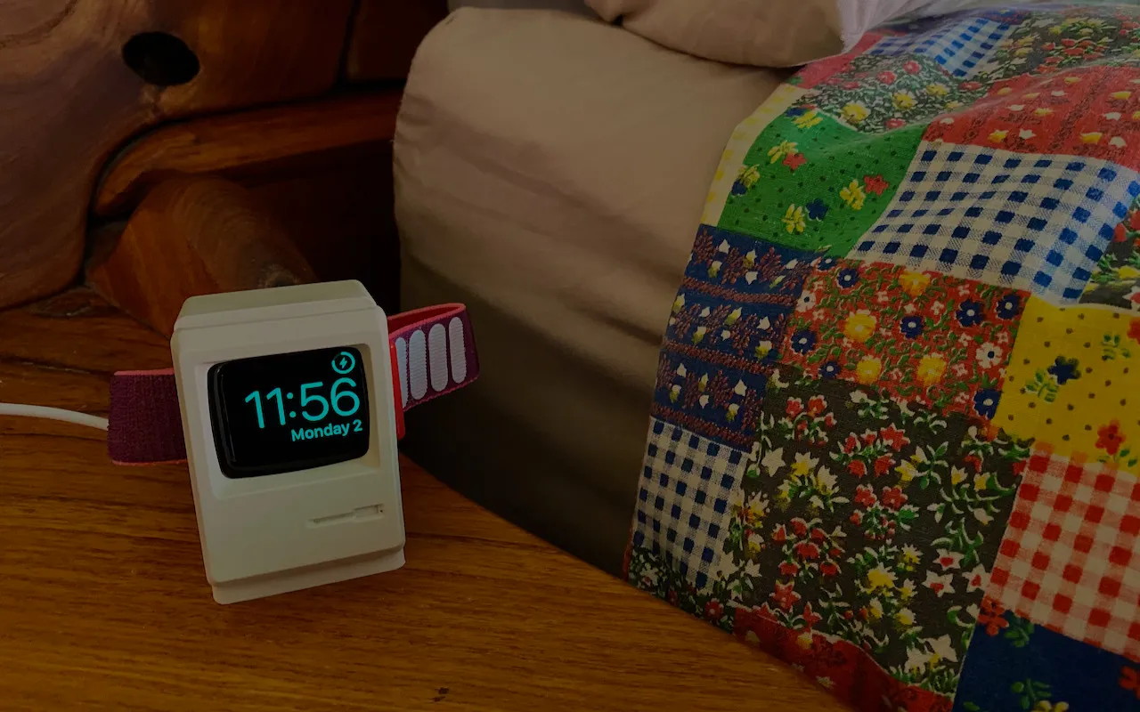 Apple Watch in Nightstand mode